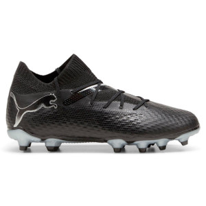 /1/0/107944-02_botas-de-futbol-con-tacos-color-negro-puma-future-7-pro-fg-ag-jr_1_pie-derecho.jpg