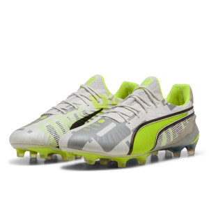/1/0/108426-01_botas-de-futbol-con-tacos-color-blanco-y-verde-puma-king-ultimate-forever-fg-ag_1_conjunto.jpg