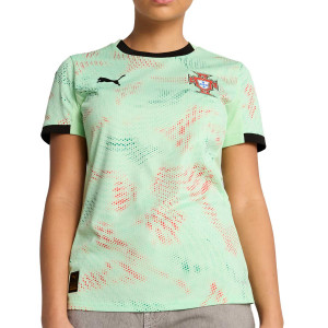 /7/7/779211-05_camiseta-color-verde-puma-2a-portugal-femenino-2025_1_completa-frontal.jpg