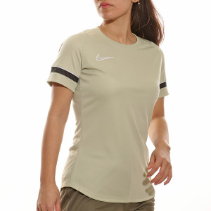 /C/V/CV2627-371_camiseta-color-z-verde-claro-nike-mujer-dri-fit-academy-21_1_completa-frontal.jpg