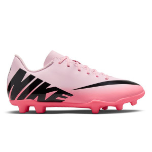 /D/J/DJ5958-601_botas-de-futbol-con-tacos-color-rosa-nike-jr-mercurial-zoom-vapor-15-club-fg-mg_1_pie-derecho.jpg