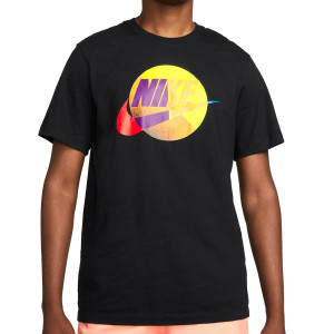 /D/M/DM2390-010_camiseta-color-negro-nike-sportswear-futura-brand-riff_1_completa-frontal.jpg