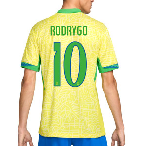 /F/J/FJ4284-706-10R.A_camiseta-color-amarillo-nike-brasil-rodrygo-stadium-24-25-dri-fit_1_completa-frontal.jpg