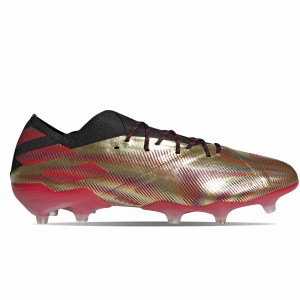 /F/Y/FY0758_imagen-de-las-botas-de-futbol-con-tacos-fg-adidas-adidas-Nemeziz-Messi-1-fg-2021-2022-oro_1_pie-derecho.jpg