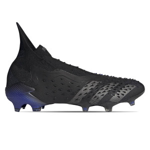 /F/Y/FY6241_botas-de-futbol-color-negro-adidas-predator-freak---fg_1_pie-derecho.jpg