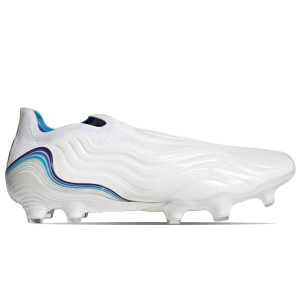 /G/V/GV8437_botas-de-futbol-color-blanco-adidas-copa-sense--fg_1_pie-derecho.jpg