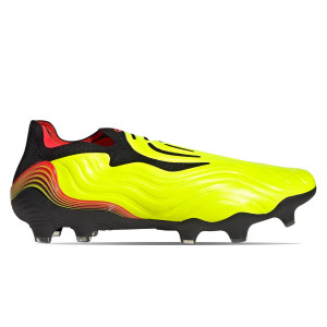 /G/W/GW3609_botas-de-futbol-color-amarillo-adidas-copa-sense--fg_1_pie-derecho.jpg