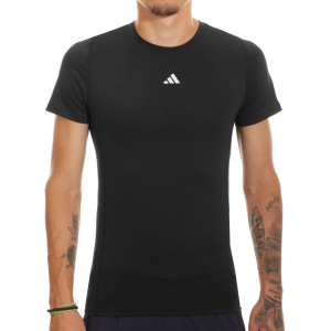 /I/A/IA1165_camiseta-color-negro-adidas-techfit_1_completa-frontal.jpg