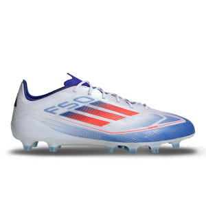 /I/F/IF1309_botas-de-futbol-para-cesped-artificial-color-blanco-adidas-f50-elite-ag_1_pie-derecho.jpg