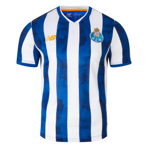 /J/T/JT230307-HME_camiseta-color-blanco-y-azul-new-balance-fc-porto-nino-2024-2025_1_completa-frontal.jpg
