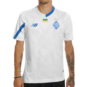 /M/T/MT230133-HME_camiseta-color-blanco-new-balance-dynamo-kyiv-2023-2024_1_completa-frontal.jpg