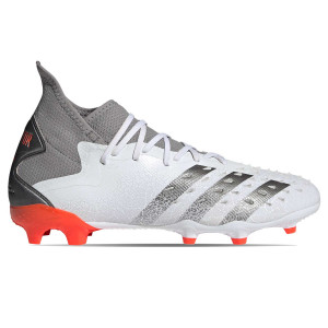 /S/2/S24190_botas-de-futbol-color-blanco-adidas-predator-freak--2-fg_1_pie-derecho.jpg