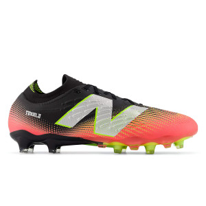 /S/T/ST1FLI45_botas-de-futbol-color-negro-y-rojo-new-balance-tekela-v4--pro-low-laced-fg_1_pie-derecho.jpg