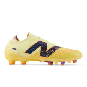 /S/T/ST1FLJ45_botas-de-futbol-color-naranja-new-balance-tekela-v4--pro-low-laced-fg_1_pie-derecho.jpg