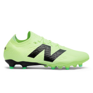 /S/T/ST1FLL45_botas-de-futbol-color-verde-new-balance-tekela-low-laced-fg-v4-_1_pie-derecho.jpg