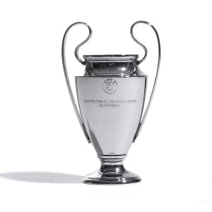 /U/E/UEFA-CL-100_imagen-de-la-replica-del-trofeo-UEFA-CHAMPIONS-LEAGUE-REPLICA-TROFEO-plata_1_frontal.jpg