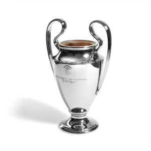 /U/E/UEFA-CL-150_trofeo-color-plata-y-gris-uefa-champions-league-150-mm_1_frontal.jpg