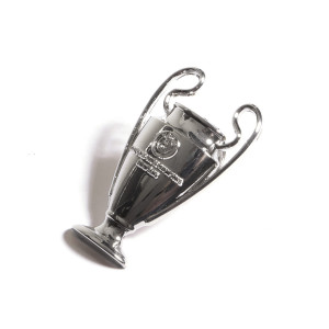 /U/E/UEFA-CL-PI_imagen-del-pin-replica-del-trofeo-UEFA-CHAMPIONS-LEAGUE-TROPHY-PIN-plata_1_conjunto.jpg