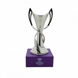 /U/E/UEFA-WCL-150-AP_imagen-de-la-replica-trofeo-UEFA-Womens-Champions-League-Mujeres-Trophy-Replica-3D-plata_1_frontal.jpg