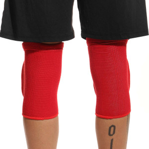 /6/0/601-RE_imagen-de-las-rodilleras-proteccion-futbol-mcdavid-Sport-knee-pads-2018-2019-rojo_2_modelo.jpg