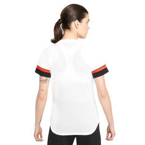 /C/V/CV2627-101_camiseta-blanca-y-roja-nike-dri-fit-academy-21-mujer_2_completa-trasera.jpg