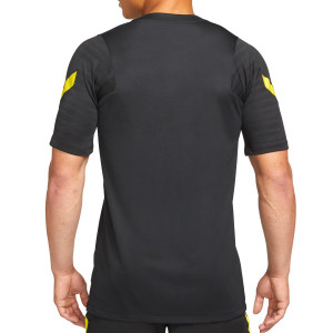 /C/W/CW1840-011_camiseta-negra-nike-chelsea-entrenamiento-dri-fit-strike_2_completa-trasera.jpg