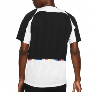 /C/Z/CZ0993-010_imagen-de-la-camiseta-de-futbol-manga-corta-entrenamiento-nike-fc-2021-negro_2_trasera.jpg