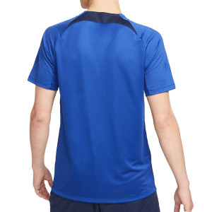 /D/J/DJ8586-496_camiseta-azul-nike-chelsea-entrenamiento-dri-fit-strike_2_completa-trasera.jpg