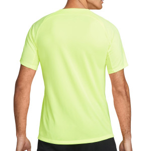 /D/J/DJ8590-702_camiseta-amarilla-fluor-nike-tottenham-entrenamiento-dri-fit-strike_2_completa-trasera.jpg