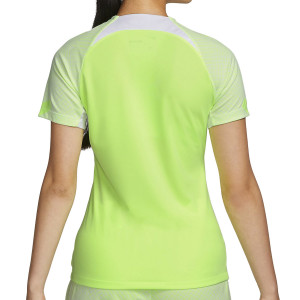 /D/Q/DQ6756-358_camiseta-verde-lima-nike-mujer-dri-fit-strike_2_completa-trasera.jpg