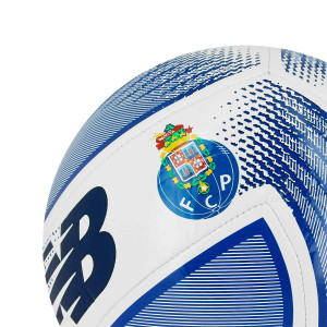 /F/B/FB23121G-WS3-5_pelota-futbol-11-azul--blanco-new-balance-porto-geodesa-training-talla-5_2_detalle-escudo.jpg