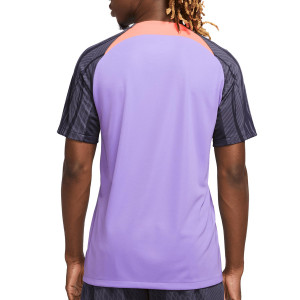 /F/J/FJ8879-568_camiseta-purpura-nike-liverpool-entrenamiento-dri-fit-strike-ucl_2_completa-trasera.jpg