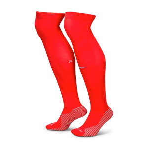 /F/Q/FQ0240-696_medias-rojas-nike-atletico-2024-2025-strike_2_vista-conjunto.jpg