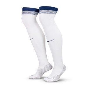 /F/Q/FQ3557-100_medias-blancas-nike-tottenham-strike-_2_conjunto.jpg