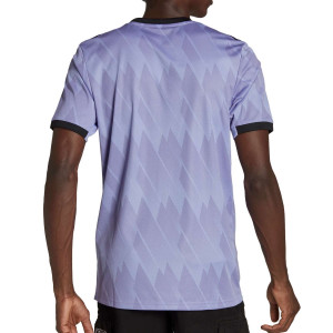 /H/1/H18489_camiseta-purpura-adidas-2a-real-madrid-2022-2023_2_completa-trasera.jpg