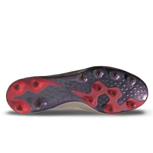 /I/H/IH5916_botas-de-futbol-cesped-artificial-plateadas-adidas-predator-elite-ll-ag_2_suela-pie-derecho.jpg