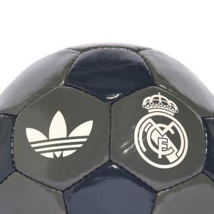 /I/X/IX4021-5_pelota-futbol-11-blanca-adidas-real-madrid-club-talla-5_2_completa-trasera.jpg