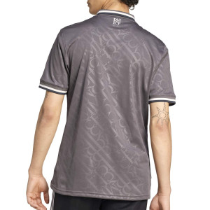 /I/Y/IY1763_camiseta-gris-adidas-3a-real-madrid-2024-2025_2_completa-trasera.jpg