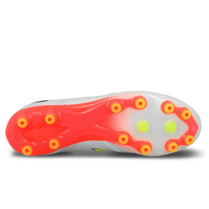 /M/S/MS41AMB2_botas-de-futbol-cesped-artificial-blancas-new-balance-442-v2-pro-fg_2_suela-pie-derecho.jpg