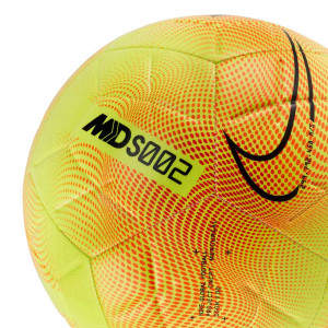 /S/C/SC3959-757-4_imagen-del-balon-de-futbol-Nike-M-Series-Strike-CR7-2020-amarillo_2_Detalle.jpg