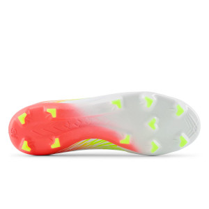 /S/F/SF2FIB8_botas-de-futbol-con-tacos-blancas-new-balance-furon-v8-pro-fg_2_suela-pie-derecho.jpg