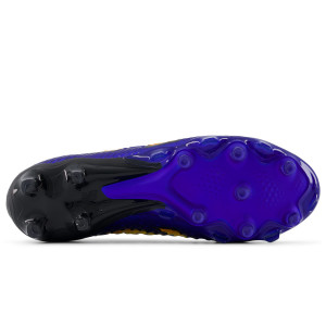 /S/T/ST1FLZ45_botas-de-futbol-con-tacos-azul-new-balance-tekela-v4--pro-low-laced-fg_2_suela-pie-derecho.jpg