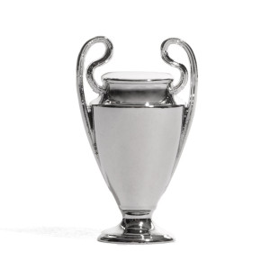 /U/E/UEFACL45_copa-plateada-uefa-champions-league-45-mm_2_trasera.jpg
