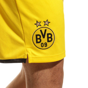 /7/5/759078-01_pantalon-corto-Puma-2a-Borussia-Dortmund-2021-2022-color-amarillo_3_detalle-escudo.jpg