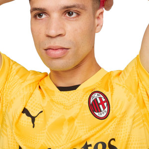 /7/7/775123-35_camiseta-puma-milan-portero-2024-2025-color-amarillo_3_detalle-cuello-y-pecho.jpg