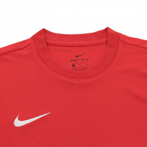 /8/3/833058-657_imagen-de-la-camiseta-mujer-entrenamiento-futbol-nike-PARK-VI-rojo_3_detalle-cuello.jpg