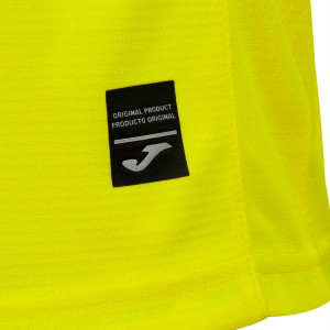 /A/I/AI102943A900-Y_camiseta-joma-villarreal-nino-2022-2023-color-amarillo_3_detalle-cuello-y-pecho-con-escudo.jpg