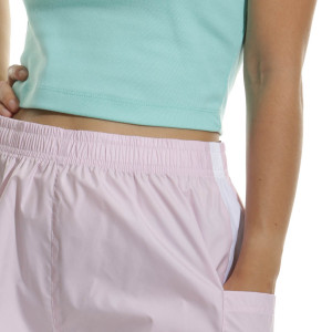 /C/J/CJ1688-695_pantalon-corto-nike-mujer-sportswear-essential-woven-color-rosa_3_detalle-cintura.jpg