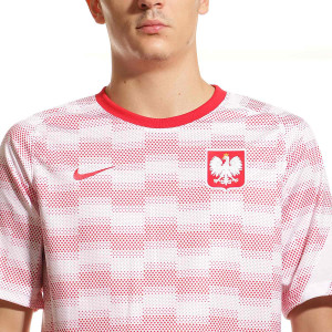 /C/V/CV0557-100_camiseta-nike-polonia-pre-match-color-blanco-y-rojo_3_detalle-cuello-y-pecho.jpg