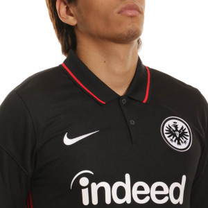 /C/V/CV7914-011_camiseta-nike-eintracht-frankfurt-2021-2022-dri-fit-stadium-color-negro_3_detalle-cuello-y-pecho-con-escudo.jpg